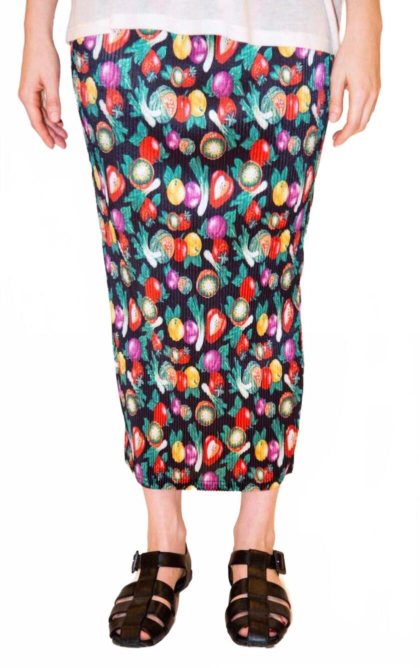NEW FASHION BRAND COMPANY vegetable medley accordion skirt in black multi